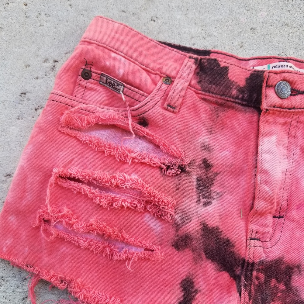 Lee Red Cut off Distressed Tie Dye Denim Shorts - Picture 2 of 7